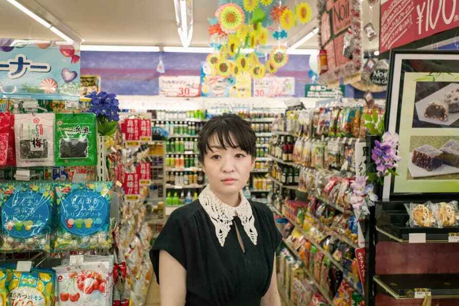 Picture of a woman in a convenient store 