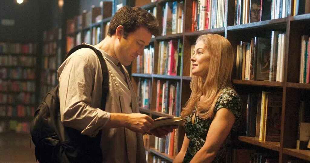 Nick and Amy in a bookstore