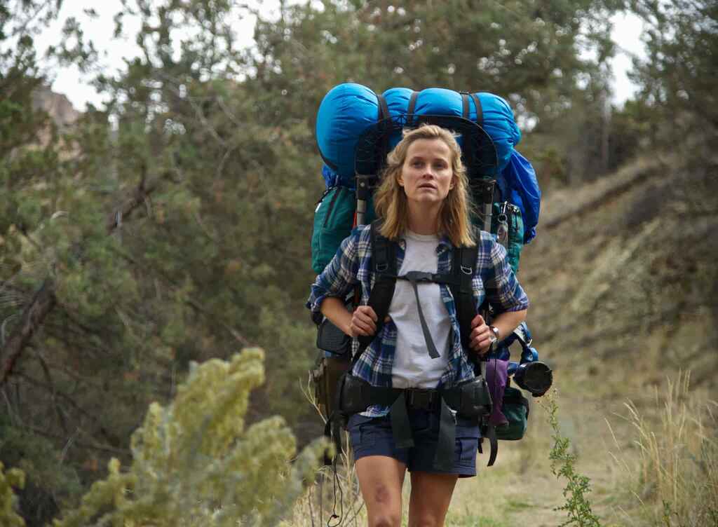 Still of Reese Witherspoon in Wild, backpacking the Pacific Coast Trail