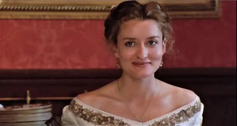 Natascha McElhone as Clarissa in the 1997 Mrs. Dalloway adaptation.