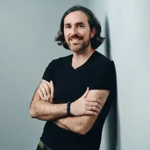 Noah Charney Avatar